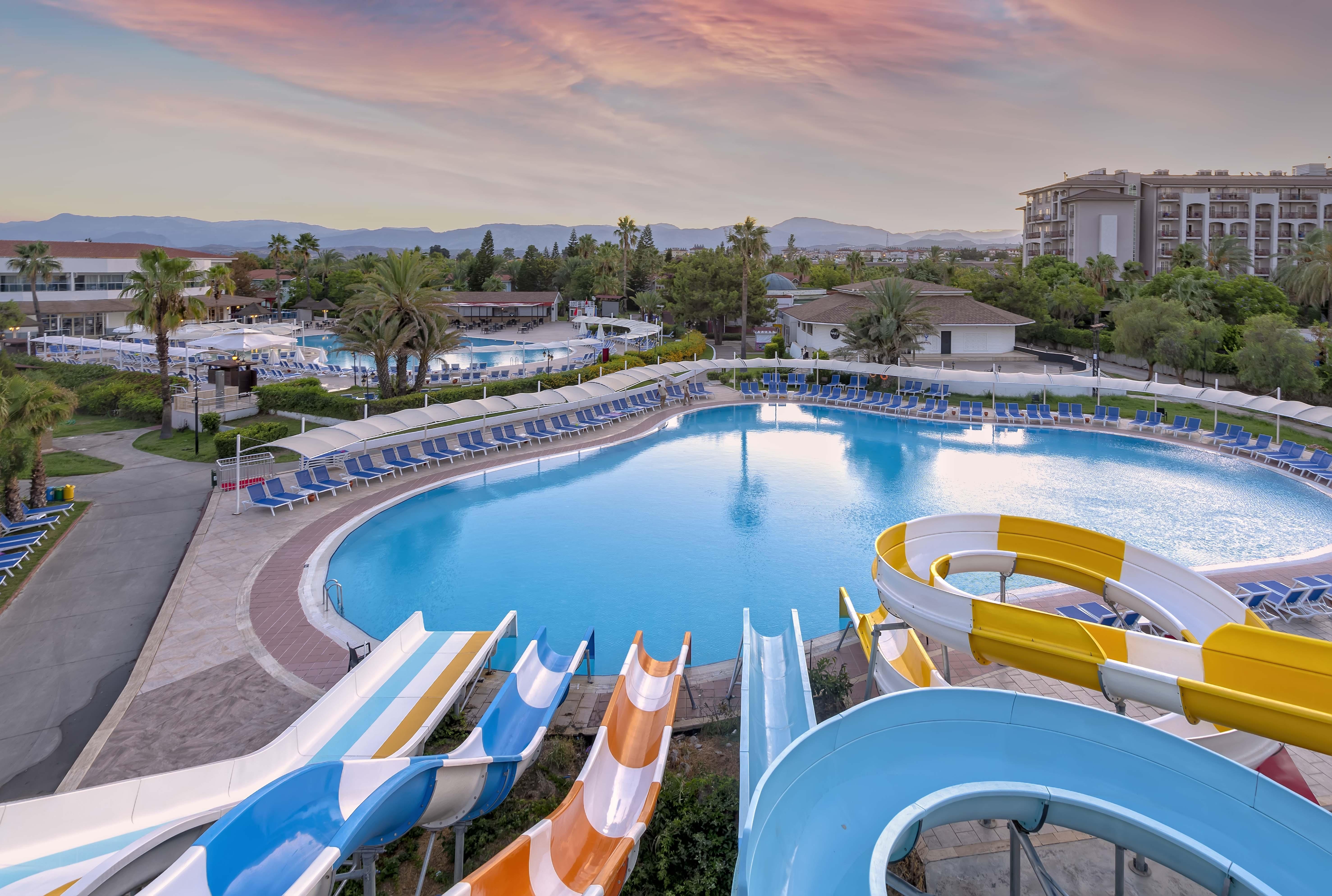 Euphoria Palm Beach Resort Кизилагач Экстерьер фото
