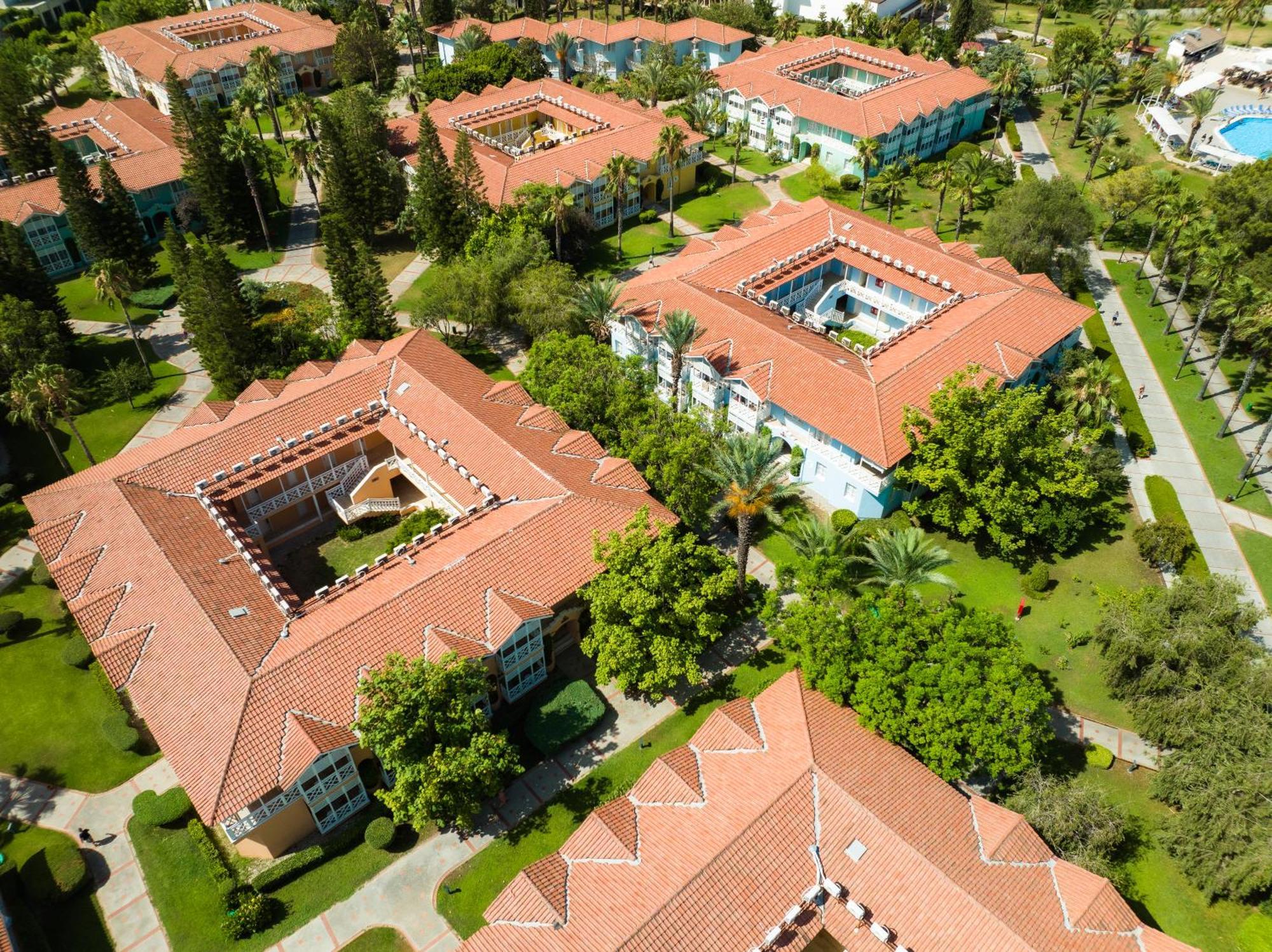 Euphoria Palm Beach Resort Кизилагач Экстерьер фото